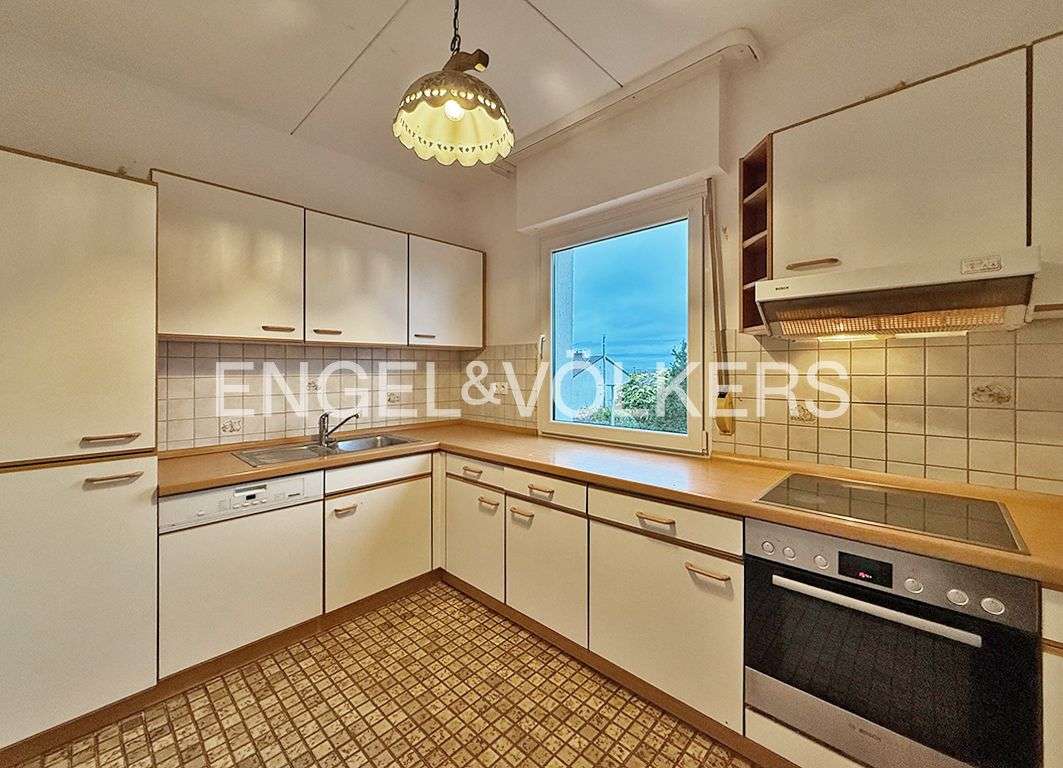 Immobilie in Usingen - Einfamilienhaus mit 7 Zimmern in Waldrandlage - Bild 2