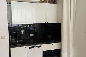 Geschmackvolle 1-Zimmer-Wohnung mit Balkon und EBK in München Maxvorstadt