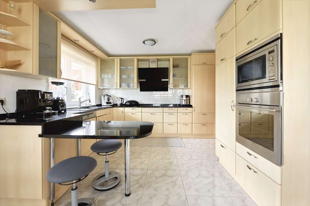 Immobilie in Inzigkofen - Traumhafte Hanglage – Zweifamilienhaus mit Panorama in Inzigkofen - Bild 2