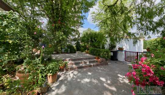 Bild von detached bungalow in nature protected area for nature lovers