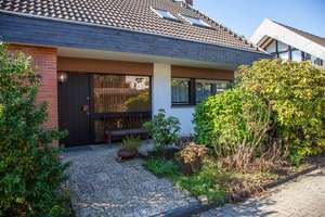Ein Zuhause, das Generationen verbindet. Einfamilienhaus mit Einliegerwohnung in bester Lage – Die vollständige Adresse der Immobilie erhältst du vom Anbieter., 42799 Leichlingen (Rheinland) – Vorschaubild 1