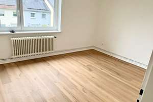 Erstbezug nach Renovierung! Helle 2-Zimmer Wohnung! Balkon! Keller! Stellplatz! – Brunhildenstraße 29, 65189 Südost, Wiesbaden – Vorschaubild 4