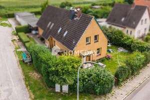 DHH zum Selbstgestalten | gemütlicher Garten + viel Potenzial | Bremerhaven-Schiffdorferdamm – 27574 Schiffdorferdamm, Bremerhaven – Vorschaubild 1