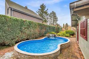 Exklusives Wohnen im Süden Berlins – mit Pool und Sauna! – Die vollständige Adresse der Immobilie erhältst du vom Anbieter., 12307 Lichtenrade, Berlin – Vorschaubild 3