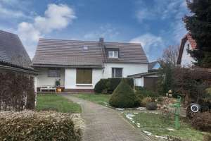 Charmantes Einfamilienhaus in Leipzig-Seehausen mit großem Grundstück
und Ausbaureserve ca.40m² i