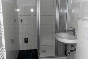 frisch renovierte 2 Zimmer Wohnung