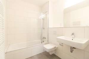 Exklusive Etagenwohnung mit großzügiger Loggia, hochwertiger Markenküche und zwei eleganten Bädern – Gref-Völsing-Strasse 29, 60314 Ostend, Frankfurt am Main – Vorschaubild 2