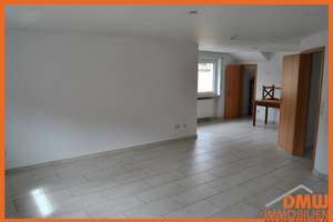 Helle u schöne 3 ZKB, Balkon, 2x Abstellkammer, TL Bad m Wa, EBK, Keller, Garage