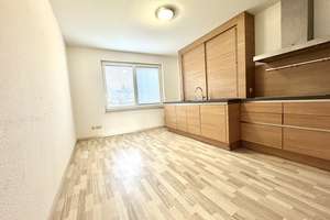 Helle 3-Zi.-Dachgeschosswohnung mit 2 Bädern, EBK und Terrasse mit Weitblick – Westbahnhofstraße 15, 7745 Jena-Süd, Jena – Vorschaubild 2