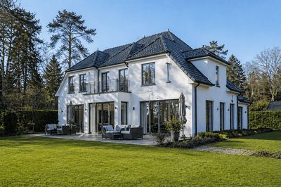 Luxusvilla mit Heimkino, Spa & Garten in Bestlage Berlin-Grunewald