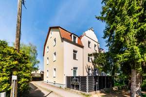 Attraktive, frei werdende, 4-Zimmer-Wohnung im 1.OG mit Balkon & Stellplatz