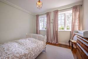 Property thumbnail 11