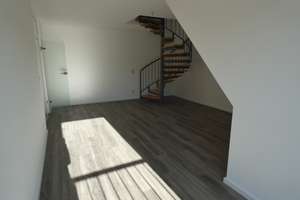 Renovierte ruhige 4-Zi. Maisonette-Whg. mit Südbalkon & Domblick mitten in Dellbrück – Kemperbachstraße 51, 51069 Dellbrück, Köln – Vorschaubild 13