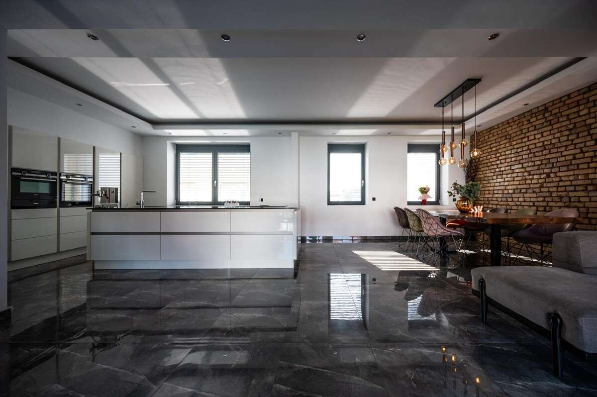 Immobilie in Plankstadt - Großzügiges, sehr schönes Familienhaus mit Garten - Bild 2