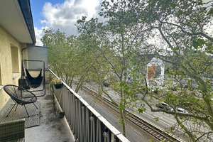 Lichtdurchflutete 3-Zimmer-Wohnung mit Balkon im Herzen von Ehrenfeld - WE 401 – Ehrenfeldgürtel 131, 50823 Ehrenfeld (Ortsteil), Köln – Vorschaubild 4