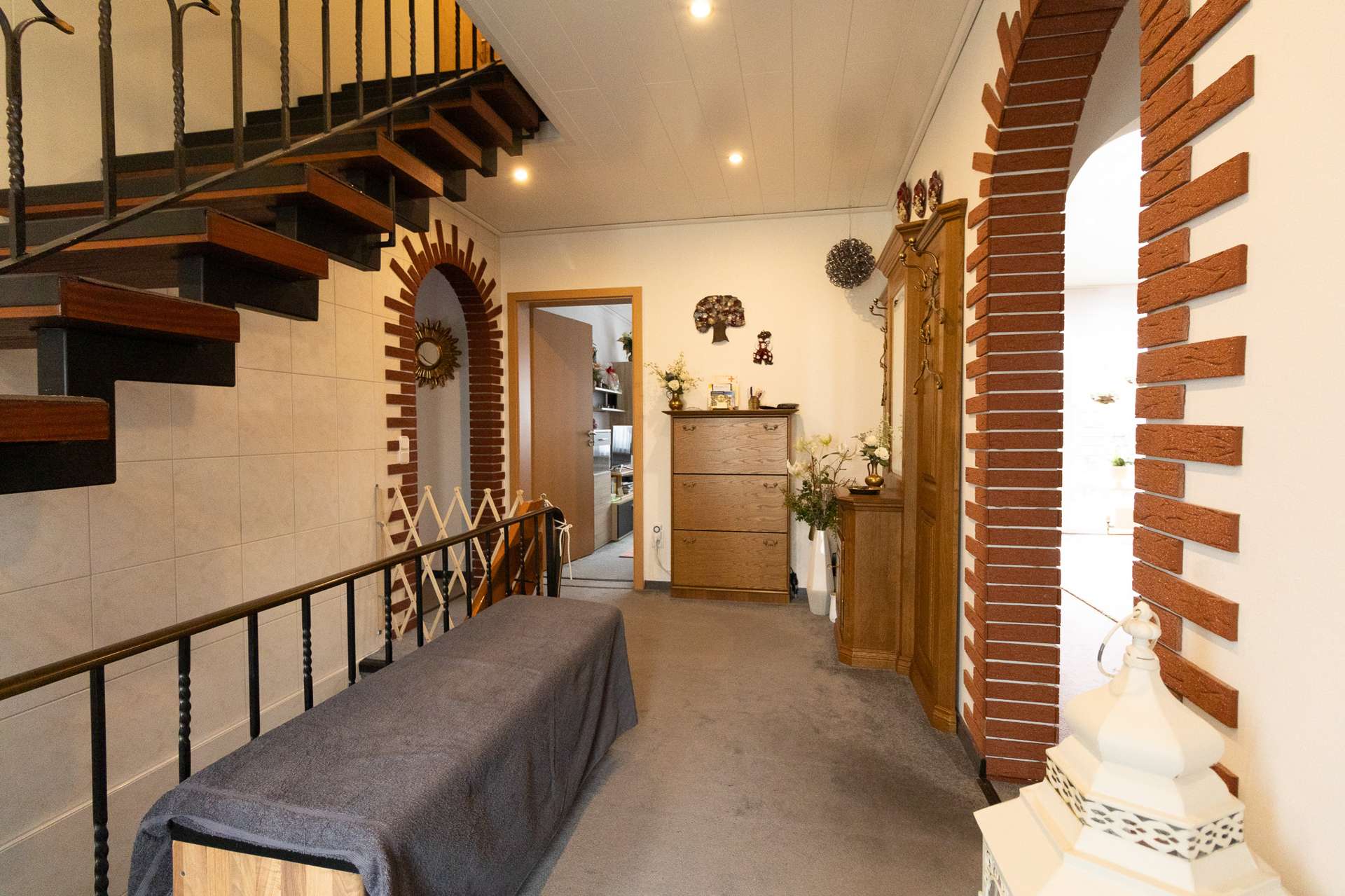 Immobilie in Werpeloh - Viel Raum für die ganze Familie-
Einfamilienhaus mit Vollkeller - Bild 2