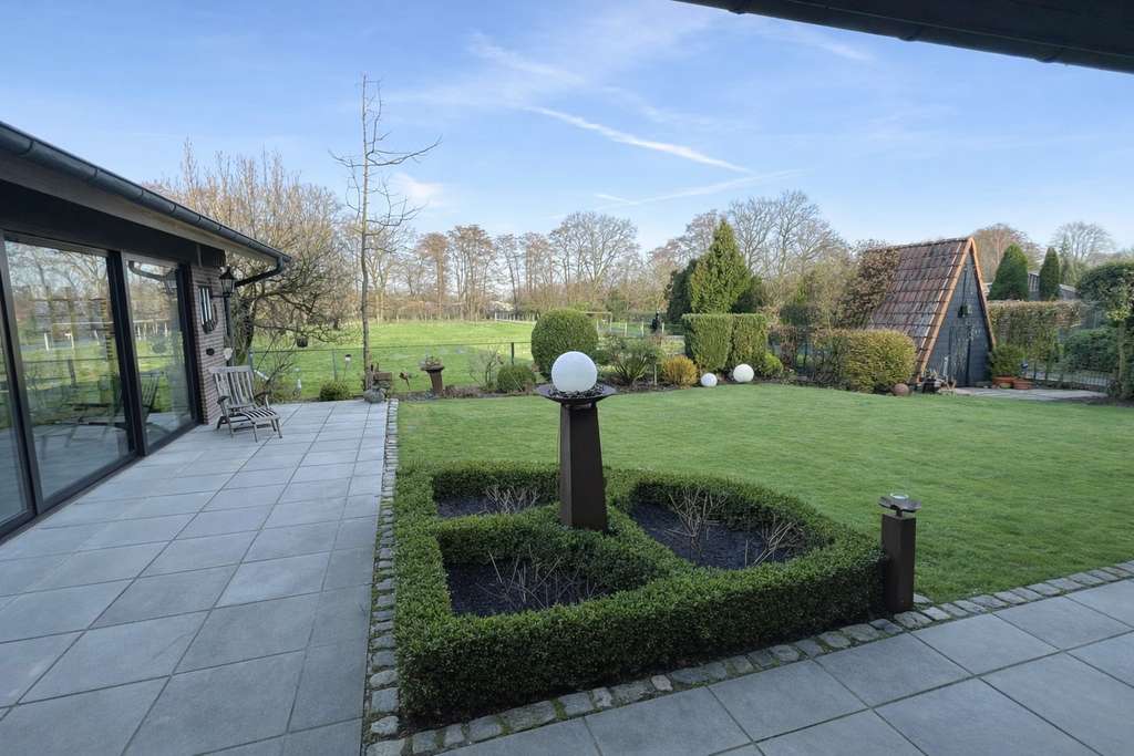 Immobilie in Schermbeck - Großzügiges Anwesen mit Schwimmhalle, Sauna und optionaler Grünlandfläche in Schermbeck-Damm - Bild 1