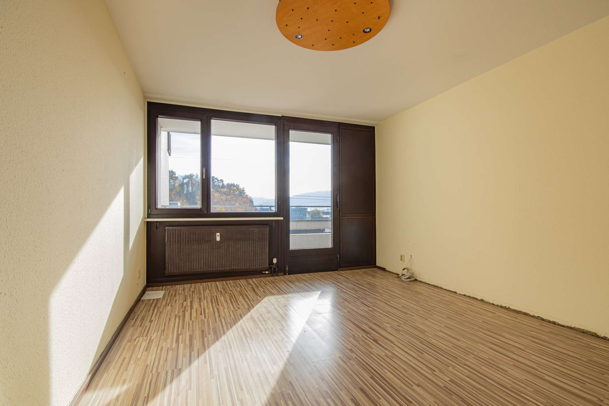 Immobilie in Küssaberg - Kapitalanlage oder Eigenheim gesucht? 4,5-Zimmer Wohnung mit Balkon in Kadelburg - Bild 3