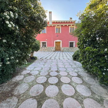 Zum Verkauf renoviertes Finca aus dem 18. Jahrhundert: Pool, rustikaler Charme und ein einzigartiger