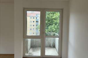 Zentral. Hell. Bezugsfertig – 3 Zimmer mit Balkon im Herzen der Stadt