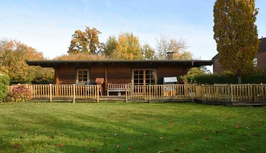Bild von Holzhaus in zentraler Lage oder Baugrundstück!
