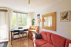 Freie 2-Zimmer-Wohnung mit West-Balkon, EBK und Stellplatz im grünen Zehlendorf-Süd! – Die vollständige Adresse der Immobilie erhältst du vom Anbieter., 14165 Zehlendorf, Berlin – Vorschaubild 2