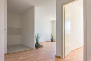 Balkonwohnung mit offener Küche – Faleska-Meinig-Str. 64, 9122 Markersdorf, Chemnitz – Vorschaubild 1