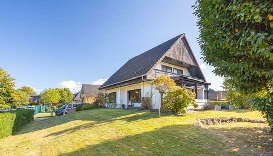 Bild von Schönes Einfamilienhaus - Ein Ort zum Leben, Lieben und Wachsen