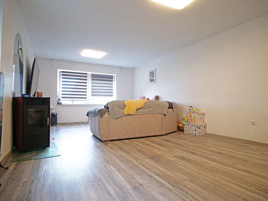 Immobilie in Bechtolsheim - Modernisierter Wohnraum mit Scheunen-Potential - Bild 3