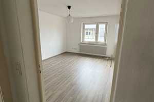 Helle gepfl. 3 Zi. Whg. 71 m² m. Ebk., Balk. 4.OG ohne Lift, in Nbg. Nord zentr. Lage, Nähe Burg. – Maxfeldstr. 12, 90409 Nürnberg – Vorschaubild 11