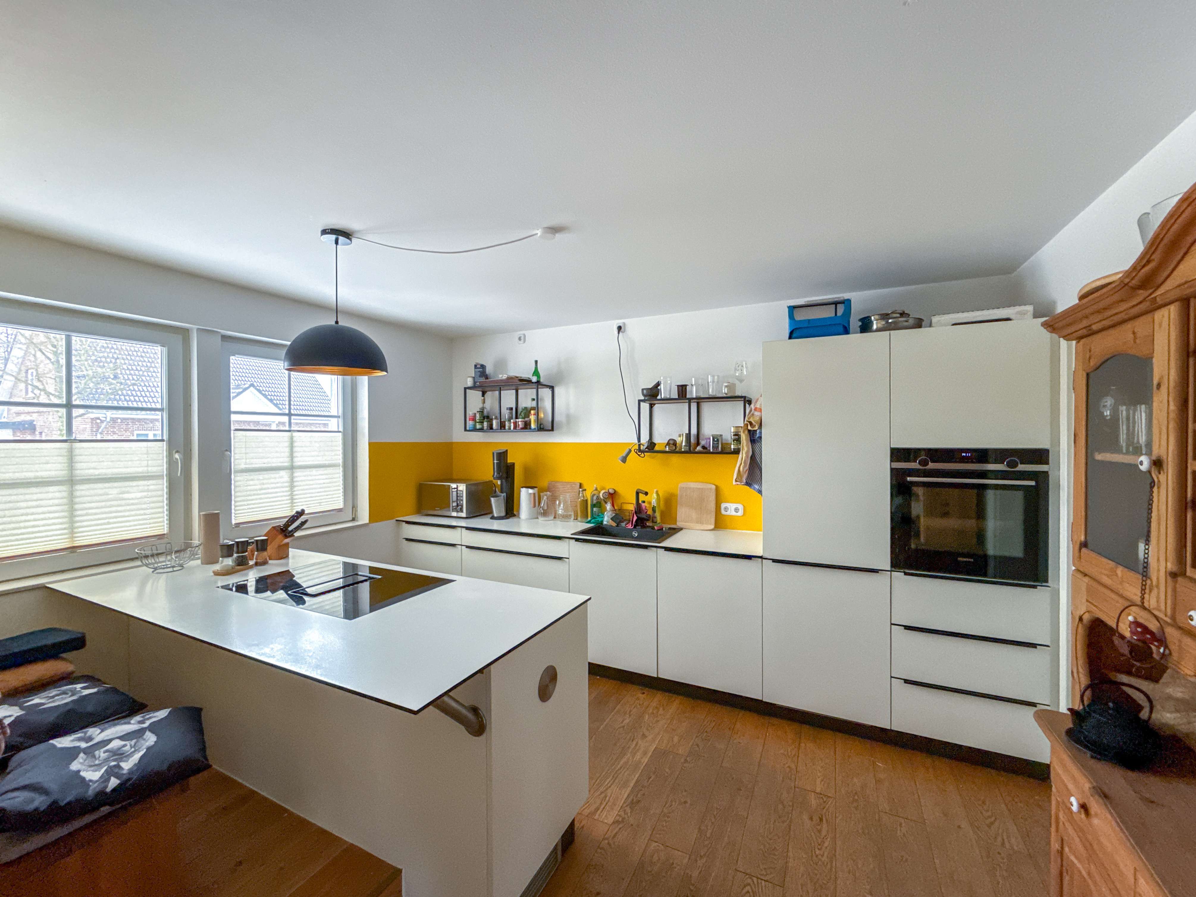 Immobilie in Süderbrarup - Familienfreundliches Massivhaus im Skandi-Look auf großzügigem Grundstück - Bild 1