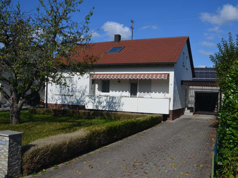 Grundstücksvorderansicht