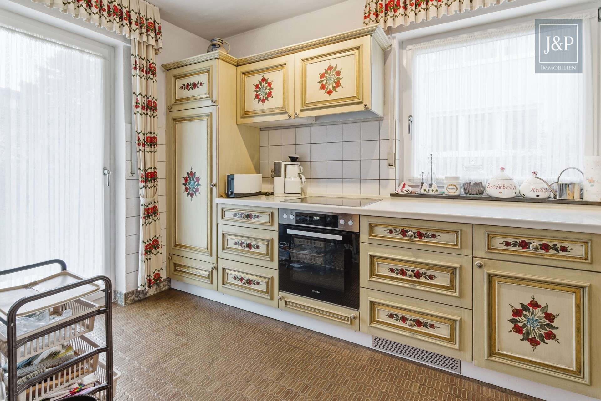 Immobilie in Liederbach - Flexibles Ein- bis Zweifamilienhaus mit großem Garten und viel Platz für die Familie - Bild 1