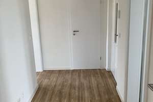 Tolle 3-Raum-Wohnung mit 2 Balkonen zu vermieten – Kurt-Eisner-Str. 73, 8058 Nordvorstadt, Zwickau – Vorschaubild 2