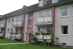 Wohnen an der Regattabahn...  Bezugsfertige 2-Zimmer-Wohnung mit Balkon! – Allensteiner Ring 11, 47279 Wedau, Duisburg – Vorschaubild 1