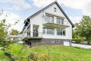 Wohnen nach Ihren Vorstellungen: Großzügiges Zweifamilienhaus in Königswinter! – Die vollständige Adresse der Immobilie erhältst du vom Anbieter., 53639 Königswinter – Vorschaubild 2