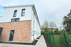KFW40 - Erstbezug - Modernes Mittelreihenhaus mit PV-Anlage, Garten und ruhiger Lage – Segeberg (Kreis) – Vorschaubild 3