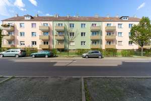 Moderne 3-Raum-Wohnung mit Badewanne und Balkon zu vermieten.