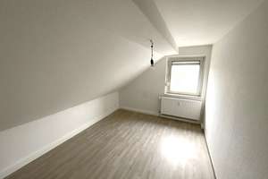 2-Zimmer-Dachgeschoss-Wohnung mit Tageslichtbad! – Germaniastr. 114, 45356 Bochold, Essen – Vorschaubild 3