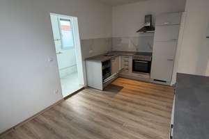 Platz für Ihre Ideen: 3,5-Zimmer-Wohnung in Reutlingen – Jakobstraße 14, 72760 Reutlingen-Mitte, Reutlingen – Vorschaubild 8