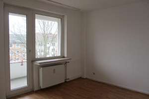 Essen-Holsterhausen: Zentral gelegene 2-Raum-Wohnung mit Balkon – Holsterhauser Str. 28, 45147 Holsterhausen, Essen – Vorschaubild 2