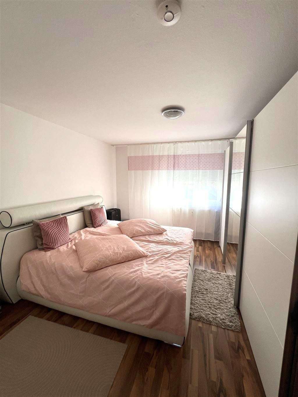 Immobilie in Ulm - Lichtdurchflutete 4-Zimmer-Stadtwohnung in ruhiger Lage – Ulm Mitte, mit Erbbaurecht - Bild 1