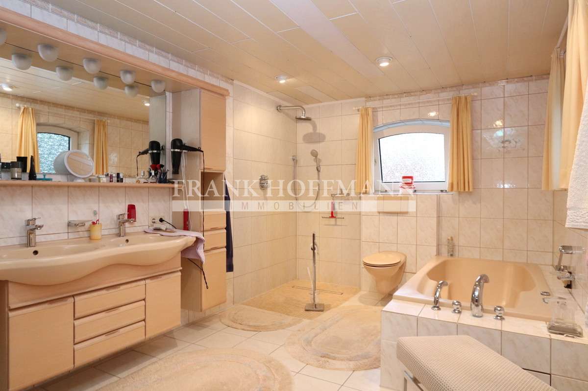 Immobilie in Hartenholm - Resthof mit Nebengebäuden und Erweiterungsmöglichkeiten in Hartenholm - Bild 3