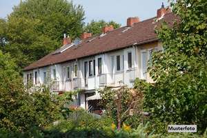 Reihenendhaus mit Garten und Garage