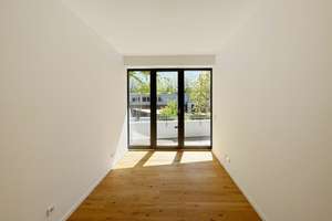 Lichdurchflutete 4-Zimmer Wohnung mit Südterrasse – Die vollständige Adresse der Immobilie erhältst du vom Anbieter., 12207 Lichterfelde, Berlin – Vorschaubild 3