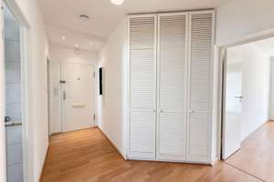 Bezugsfreie 2-Zimmer-Wohnung in Wilmersdorf, 4. OG mit Aufzug, Südwestbalkon, ruhige Straße, Keller – Die vollständige Adresse der Immobilie erhältst du vom Anbieter., 10715 Wilmersdorf, Berlin – Vorschaubild 4