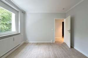 Hochwertige 3-Zimmer-Wohnung mit exklusiver Einbauküche, verglaster Südloggia & PKW-Stellplatz – Sternberger Straße 12, 18109 Lichtenhagen, Rostock – Vorschaubild 15