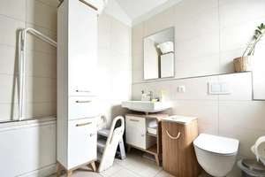 Moderne lichtdurchflutete 4-Zimmer-Wohnung | Balkon & Garage | EBK | 3 Min U-Bahn | Nähe Uni Hohenh – Die vollständige Adresse der Immobilie erhältst du vom Anbieter., 70599 Plieningen (Ortsteil), Stuttgart – Vorschaubild 5