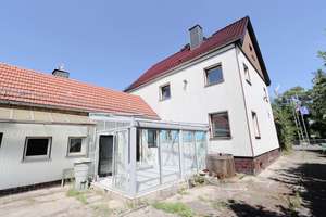 Haus mit Blick zum See - Grundstück aufteilbar - Viel Wohn- und Grünfläche - Gästebungalow - Garagen – Die vollständige Adresse der Immobilie erhältst du vom Anbieter., 6792 Sandersdorf – Vorschaubild 5
