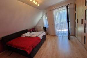 Grünes Paradies in Mosing
Reichlich Platz mit ca. 240 m² Wfl.
Sehr wertige Ausstattung
ELW möglic – Die vollständige Adresse der Immobilie erhältst du vom Anbieter., 95445 Roter Hügel, Bayreuth – Vorschaubild 20